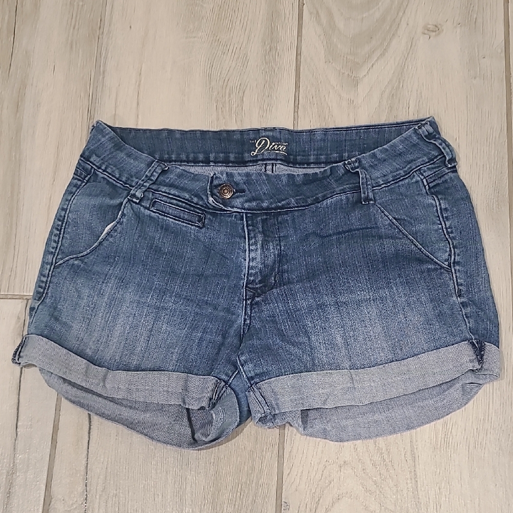Denim Blue Women Shorts "The DIVA" Old NAVY size 8